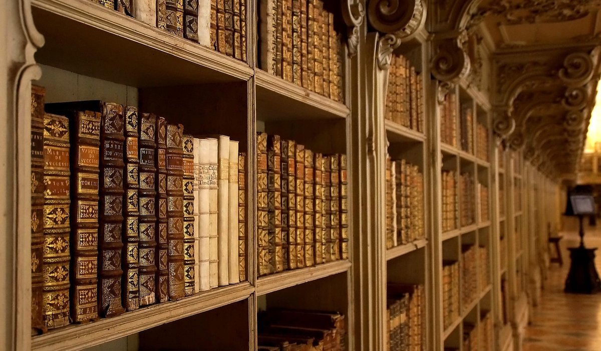 Understanding Narrative Voice in Modern Fiction